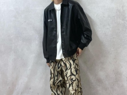 コーデ4：柄パンツと合わせる