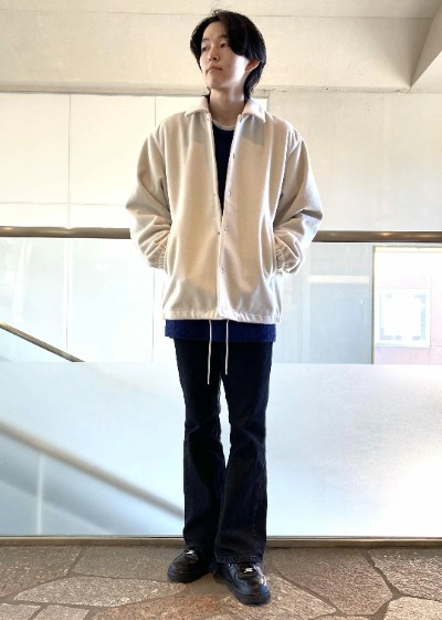 ホワイト×フレアパンツ