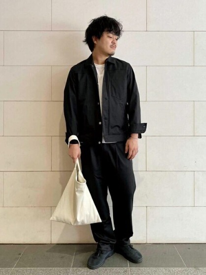 コーデ7：ブラック×ジャージーパンツ