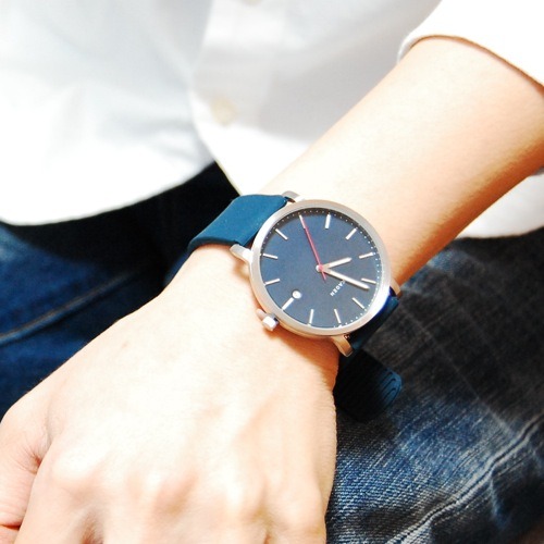 カラフルなシリコンバンドが似合うシーン