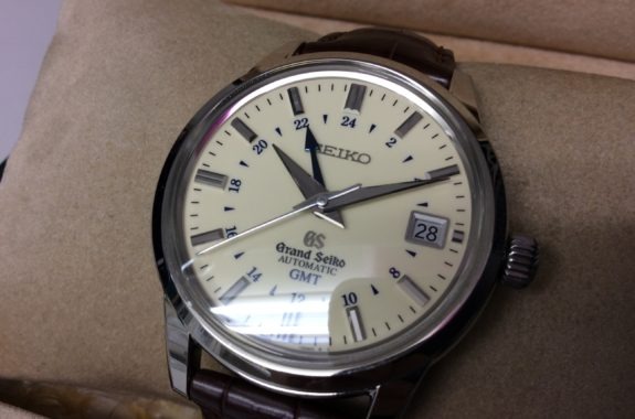 アイボリー小物を取り入れておしゃれ度UP