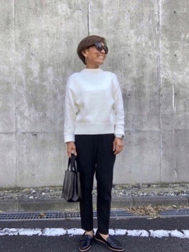 モノトーンコーデ×シルバーブレス腕時計