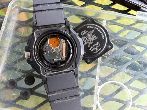 ルミノックスの電池交換ができる福岡のお店を比較