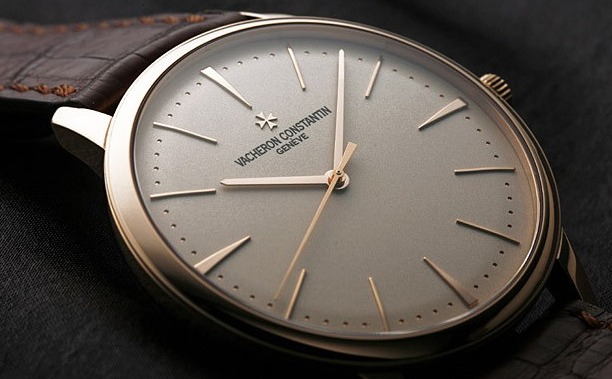 文字盤のマルタ十字