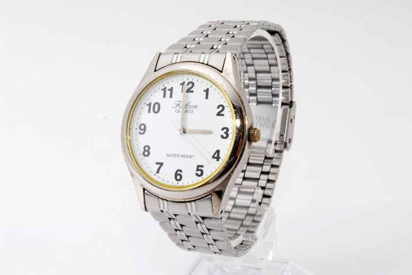 シチズン「ファルコン」の電池交換は人気修理店で