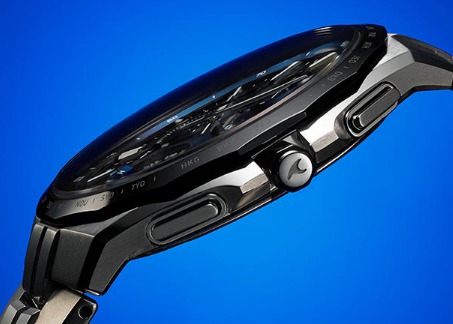 カーブガラス採用なのに9.5mmの薄さ