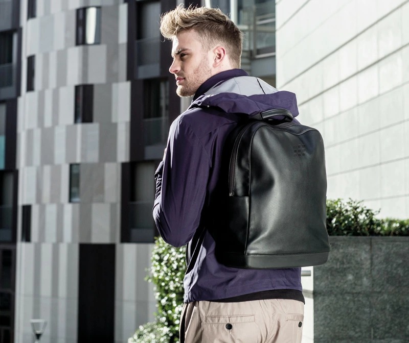 ①薄型×シンプルな「ミニマルデザイン」