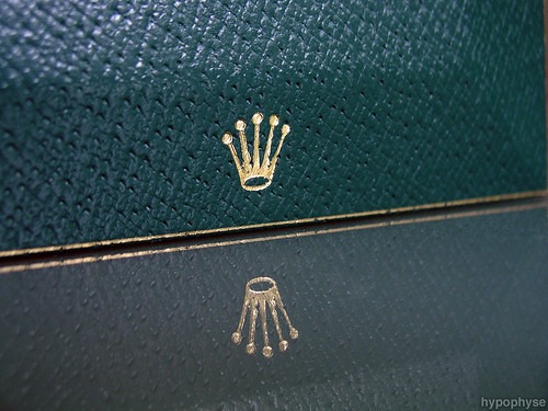 ロレックスのロゴの形が違う