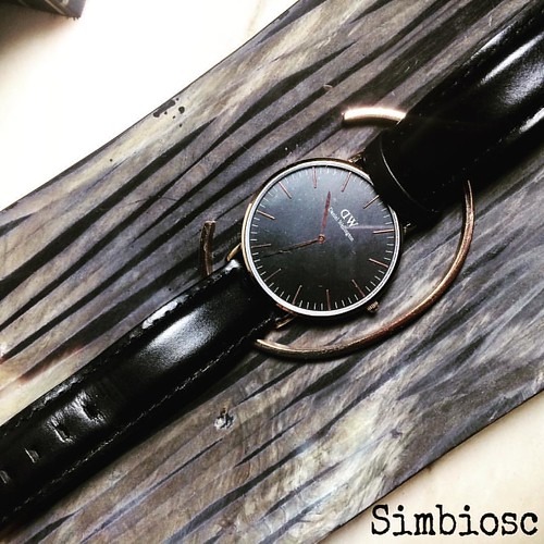 ベルトが本革か