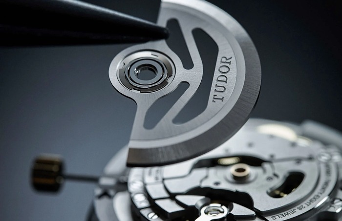 ロレックスのケースにオリジナルのムーブメント