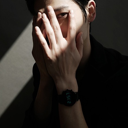 クラウドファンディングで話題注目の腕時計3選【デジタル編】