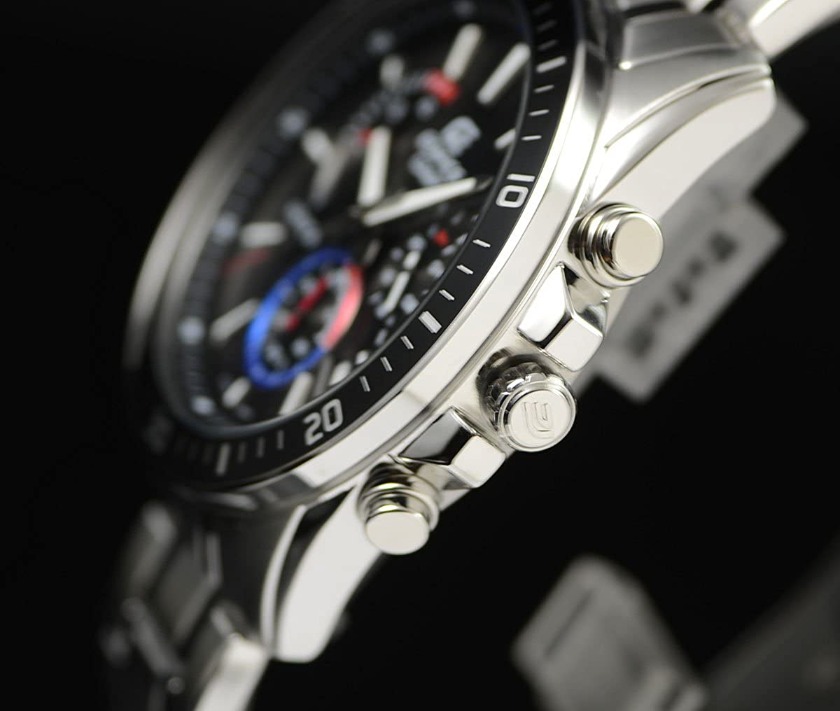 カシオのアナログ腕時計⑤エディフィス EFR-552D-1A3 