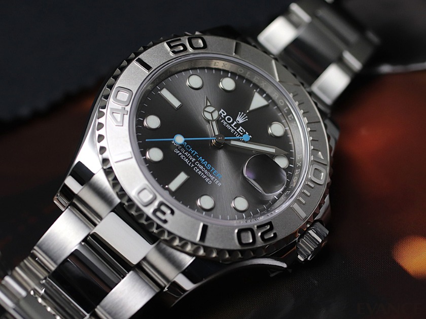 ①素材：重厚感漂う｢ロレジウム｣