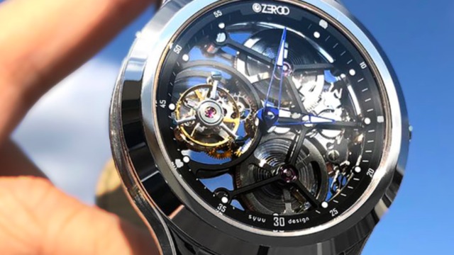 アンスラサイト色の時計をファッションに取り入れて