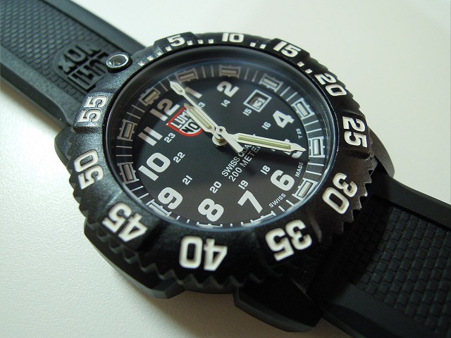 ルミノックスの電池交換は人気業者ですると安心