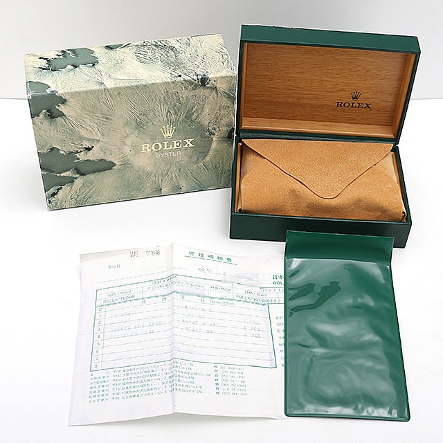 パネライ買取りの注意点①：付属品があれば査定が有利になるケースも