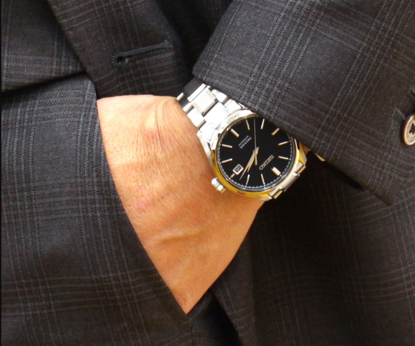 SARX057(セイコープレザージュ)はブラックの文字盤が印象的なモデル