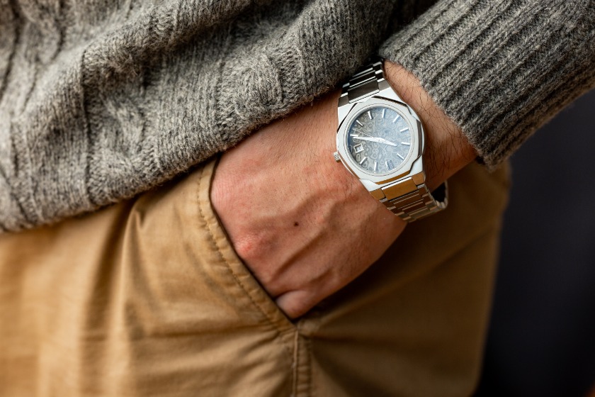 ダマスカス鋼を使用した唯一無二の腕時計