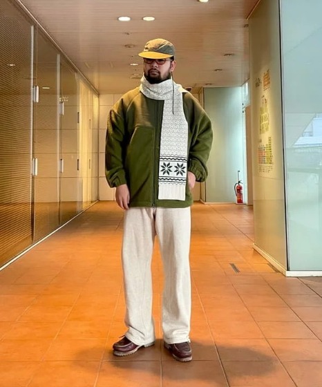 ミリタリーブルゾン×マフラー