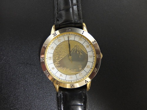 時計を手に入れる方法はオークションの入札のみ