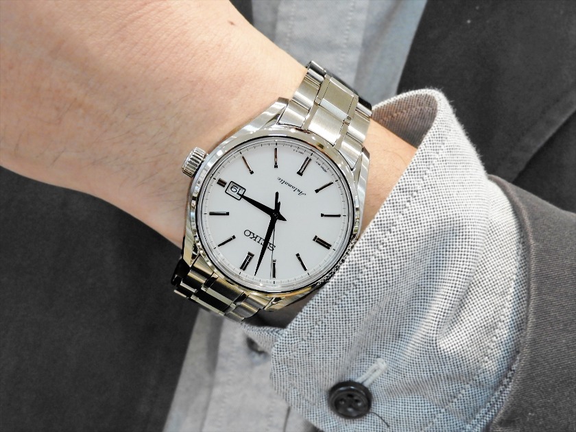 6R15キャリバー搭載