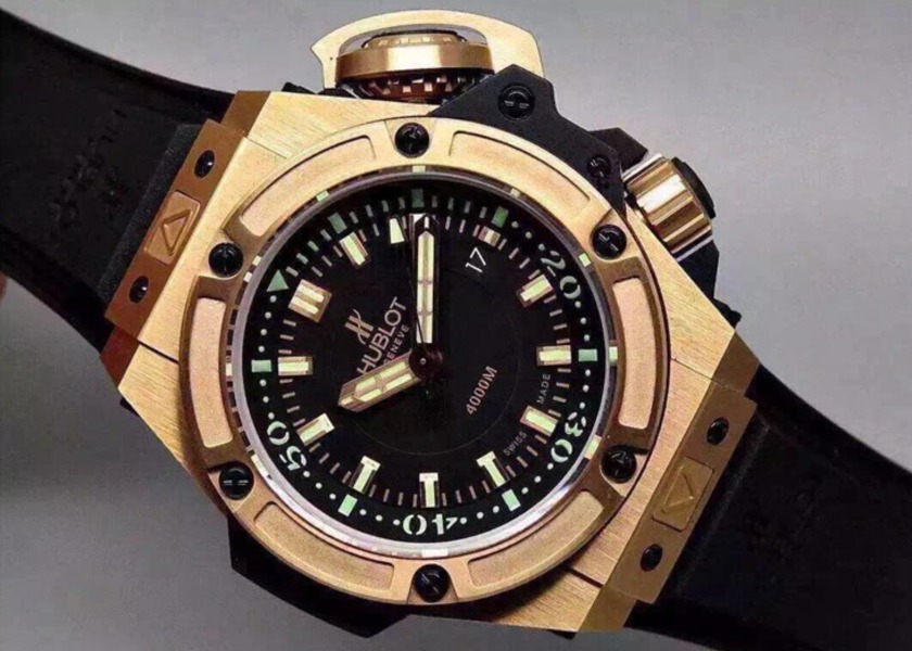 V6工場 腕時計 メンズ スイス AWA0258