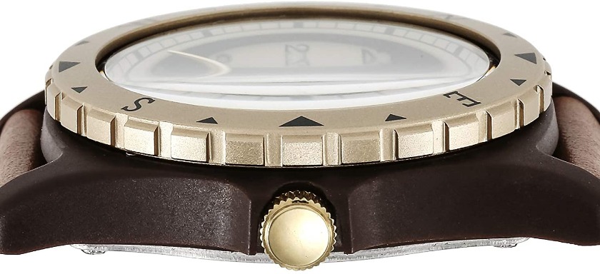 現在のタイメックスサファリは復刻版