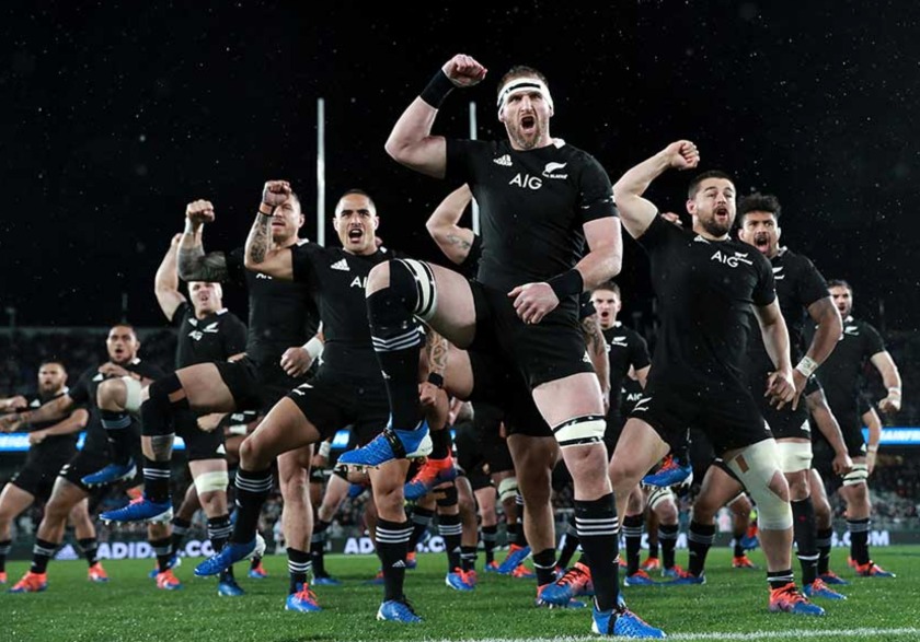 オールブラックスに敬意を表した