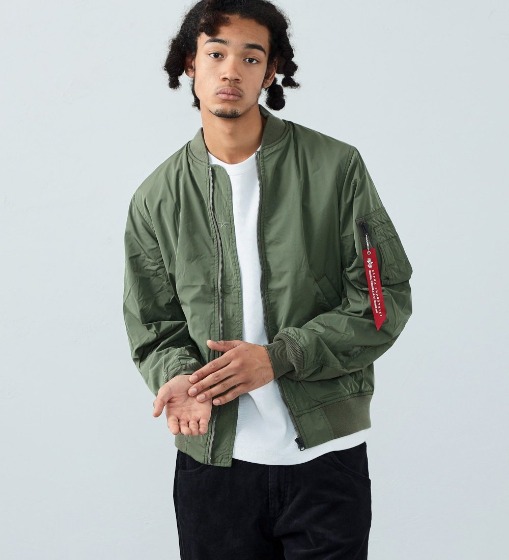 ①90年代トレンドの米軍ジャケット