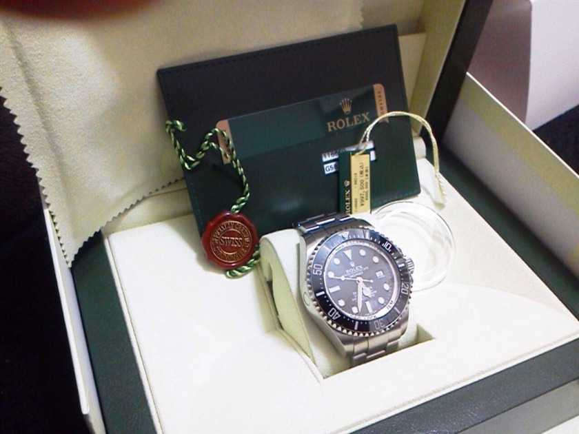 ディープシー" Ref.116660の中古価格の目安