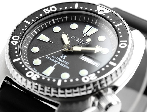 サードダイバーは蛇腹式ウレタンバンド採用