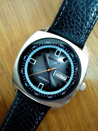 4名の時計のプロが集まって創立