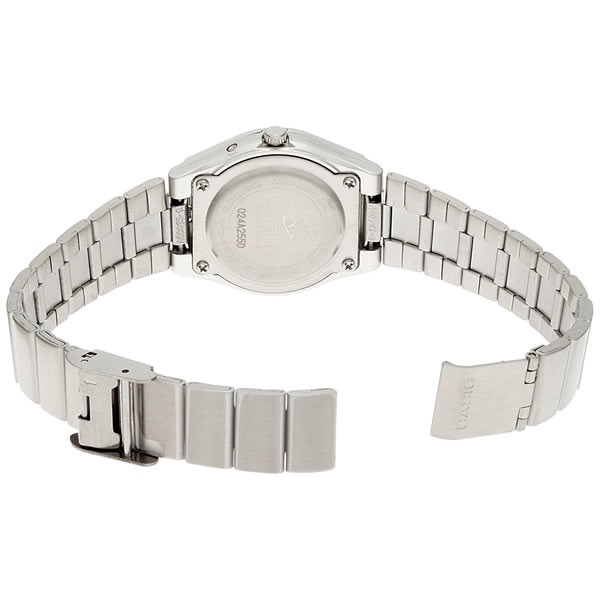 STEP1:裏蓋を開ける