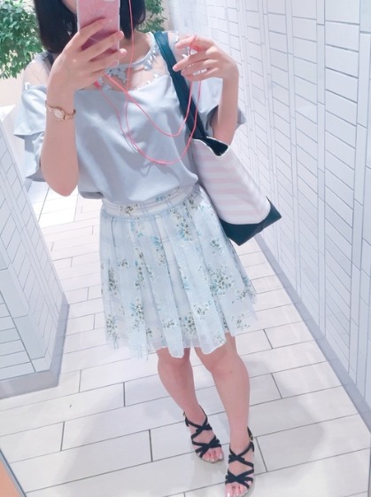 ジルスチュアート腕時計×シフォンミニスカート