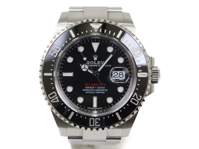 逆回転防止ベゼルと本格防水仕様