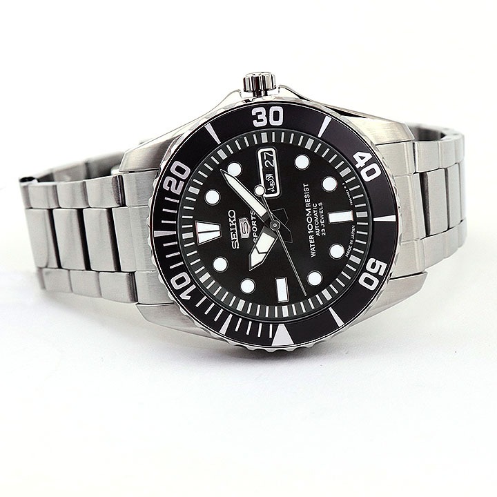 コスパの良い普段使いの時計がほしい人