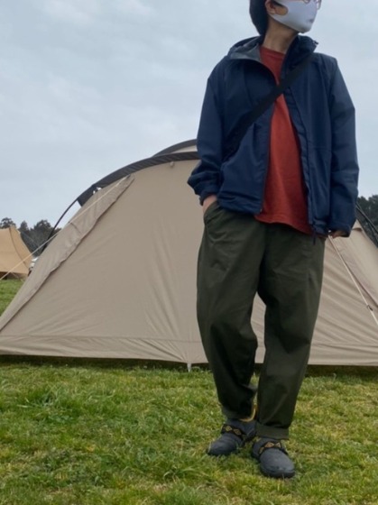 春夏コーデ：ブルー×ワークパンツ