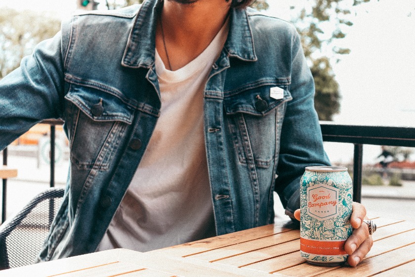 デニムジャケットはどんなインナーが似合う？