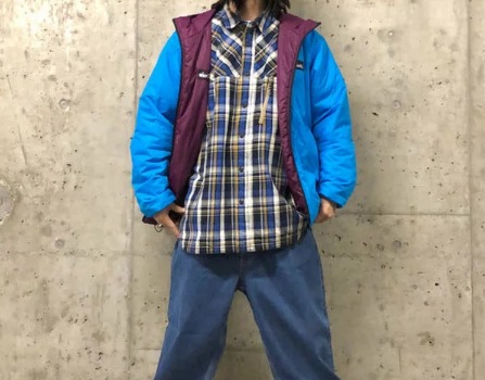 カラーマウンテンパーカー+チェックシャツ