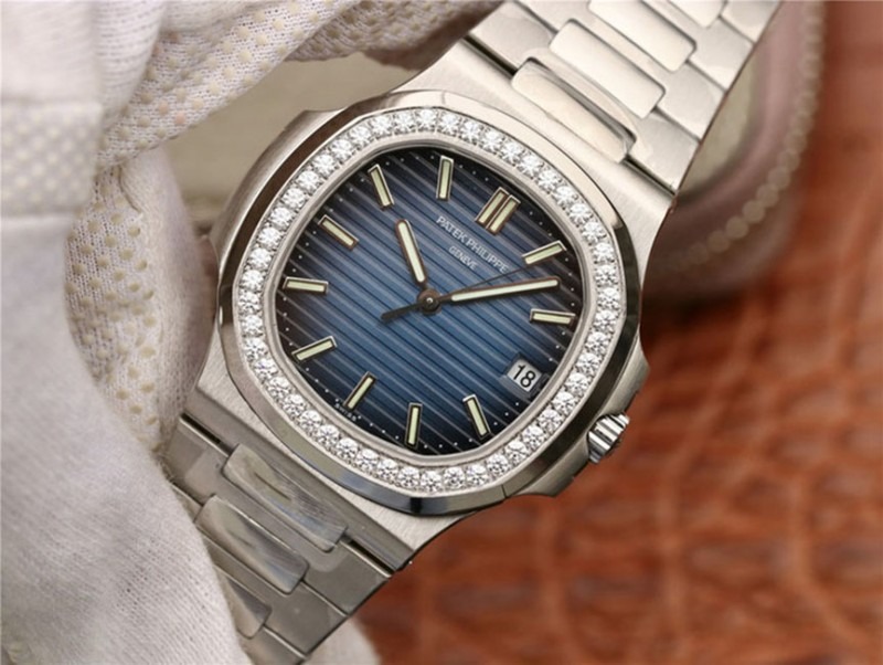 高級時計の買取相場を知り尽くしたトップバイヤー