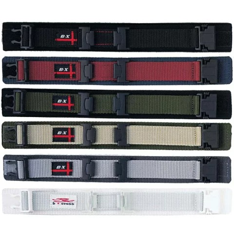 文字盤の色に合わせてベルトを変える