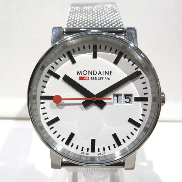 モンディーン(MONDAINE)の腕時計はシンプルで実用的