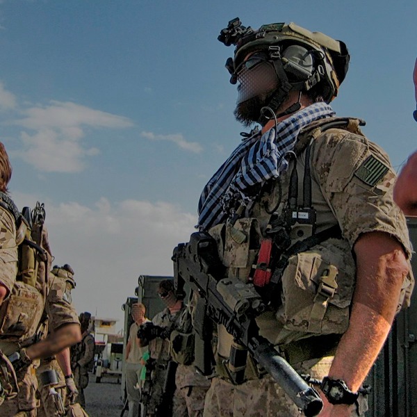 ネイビーシールズ着用モデルはブラックが主流