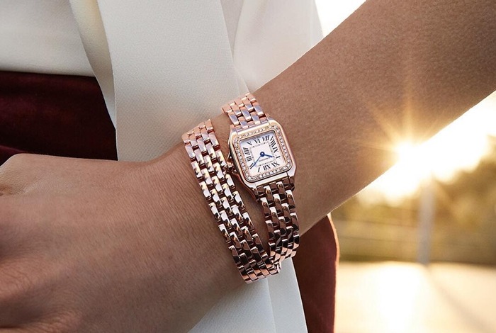 カルティエの腕時計修理は公式や業者で定期的に