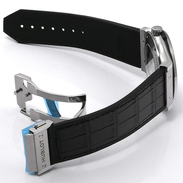 ②同ブランド内でもシンプルかつ薄型な造り