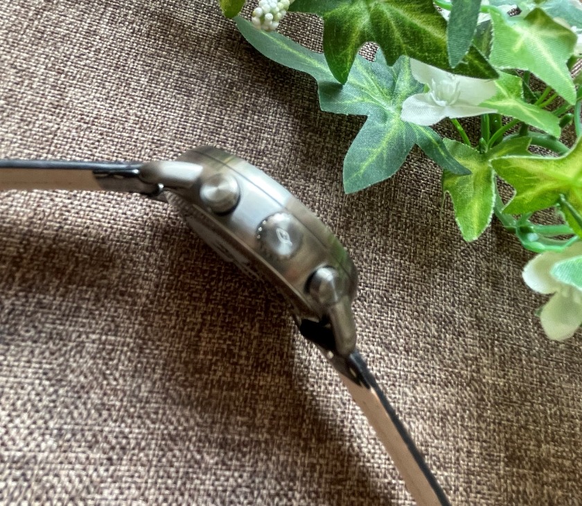 一番右がスタート、左がストップボタン