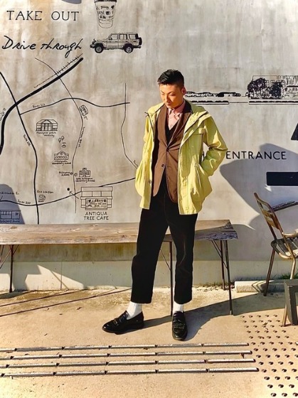 春夏コーデ：ベージュ×ブラウンジャケット