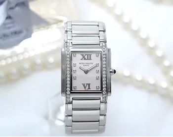 パテックフィリップ ダイヤ 4910/10A-011の買取相場