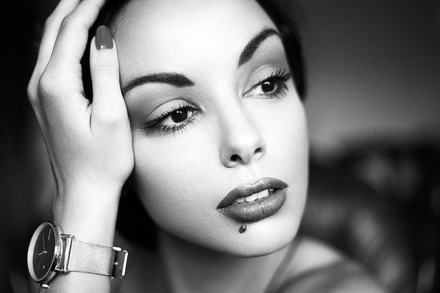 宇宙をテーマにした腕時計ブランド一覧【レディース編】