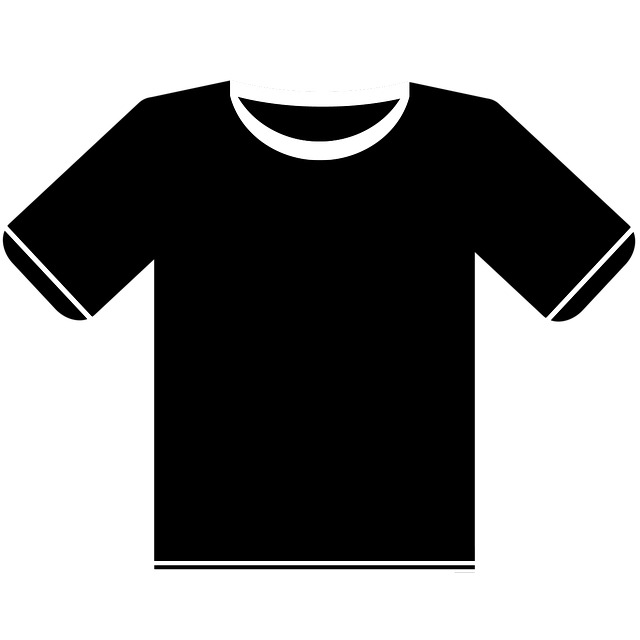 ④白/黒Tシャツを合わせて